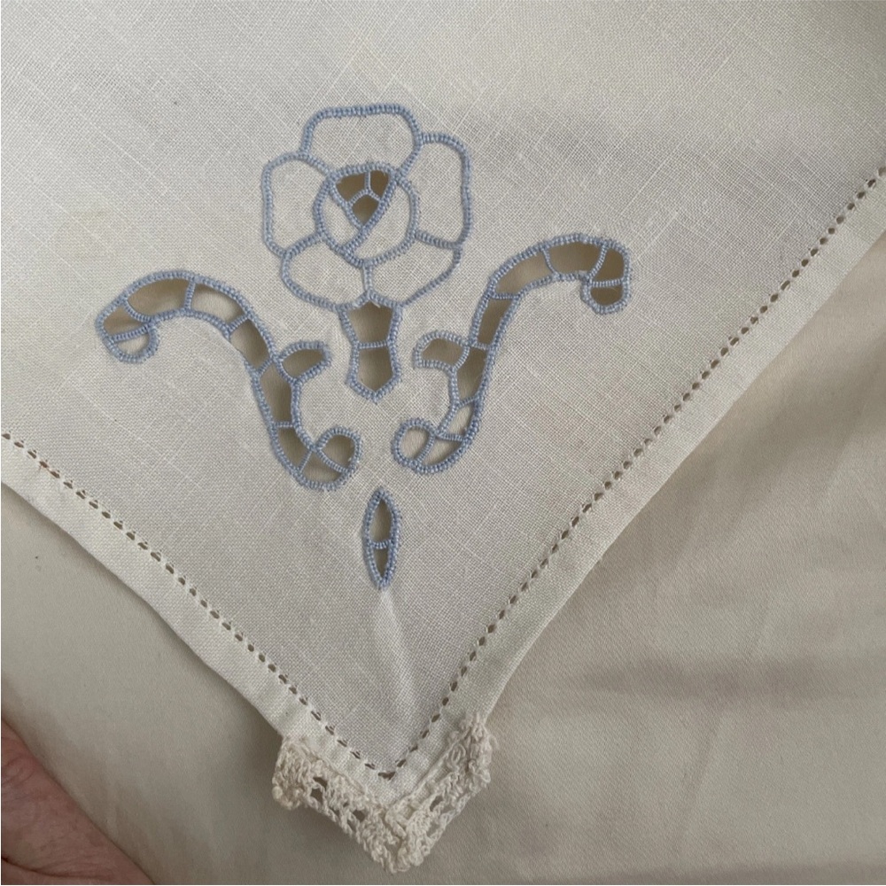 8 Vtg Blue White Linen Napkins Embroidery Cutwork Corner Hemstitch 15x15"